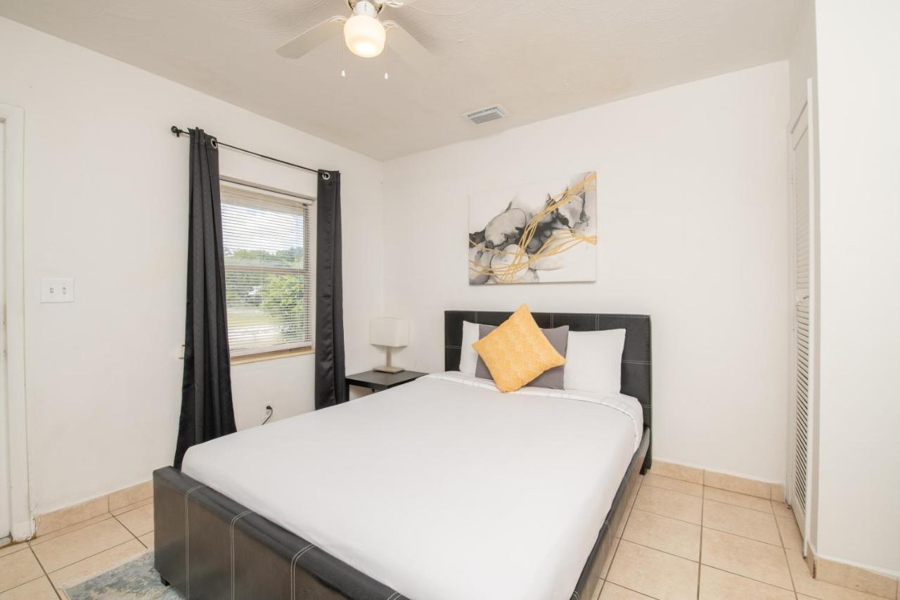 Hollywood Private Apartments ภายนอก รูปภาพ