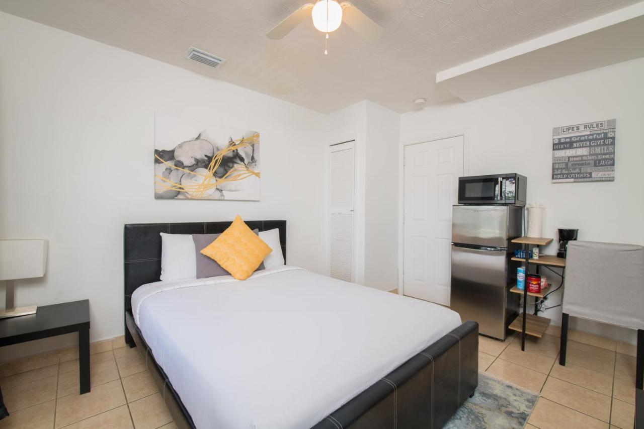 Hollywood Private Apartments ภายนอก รูปภาพ