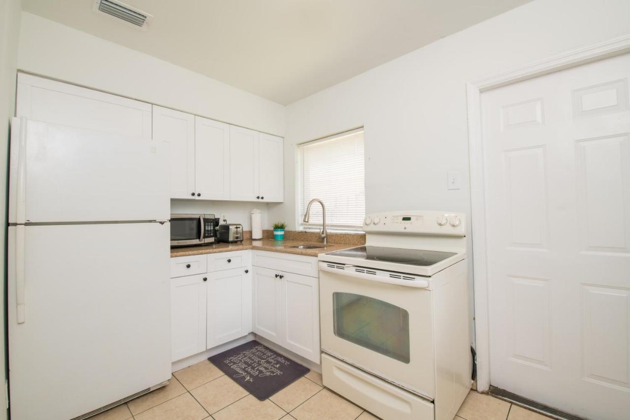 Hollywood Private Apartments ภายนอก รูปภาพ