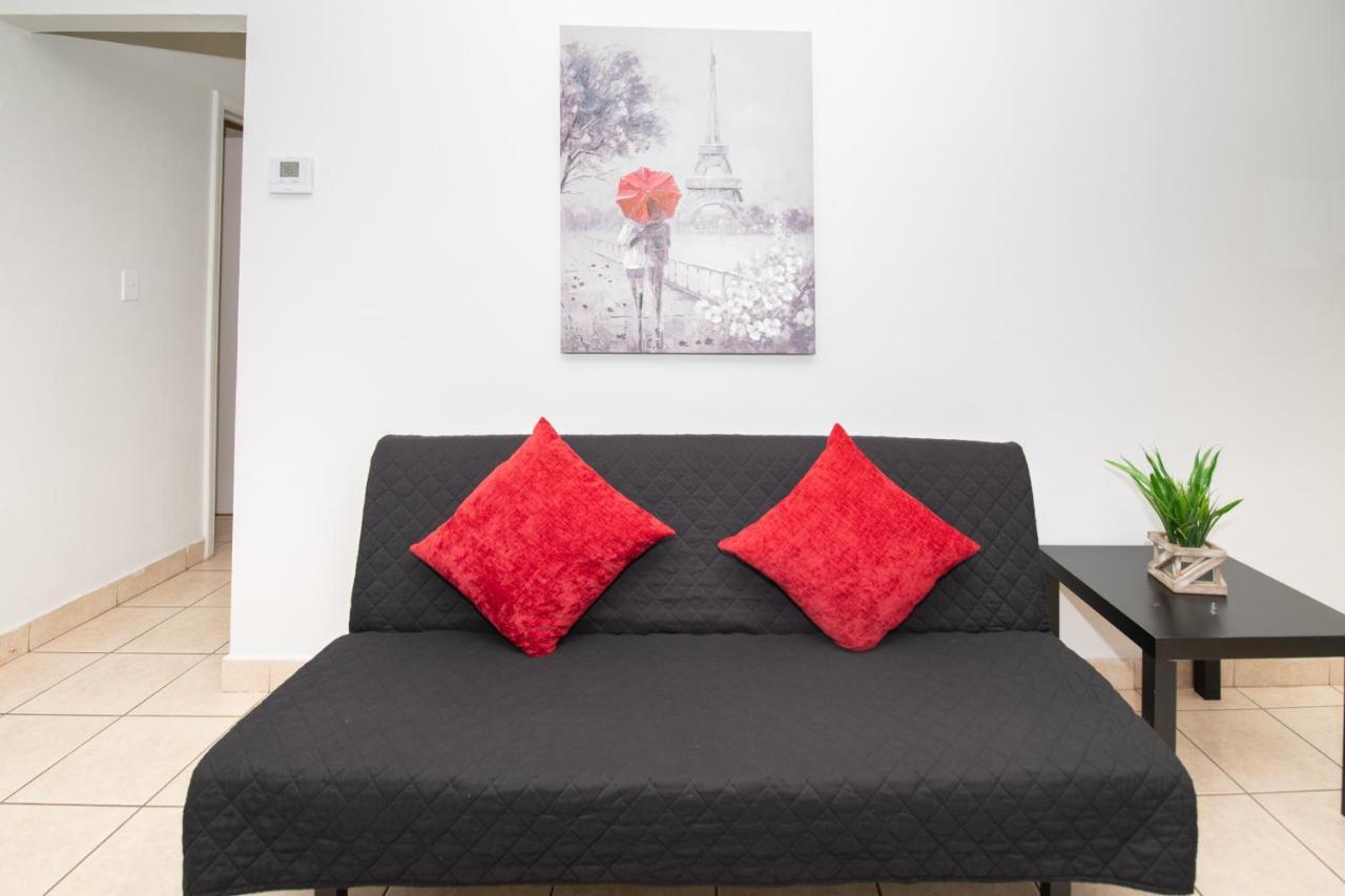 Hollywood Private Apartments ภายนอก รูปภาพ