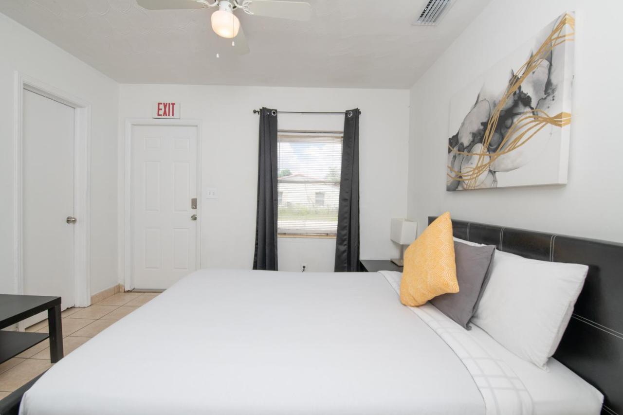Hollywood Private Apartments ภายนอก รูปภาพ
